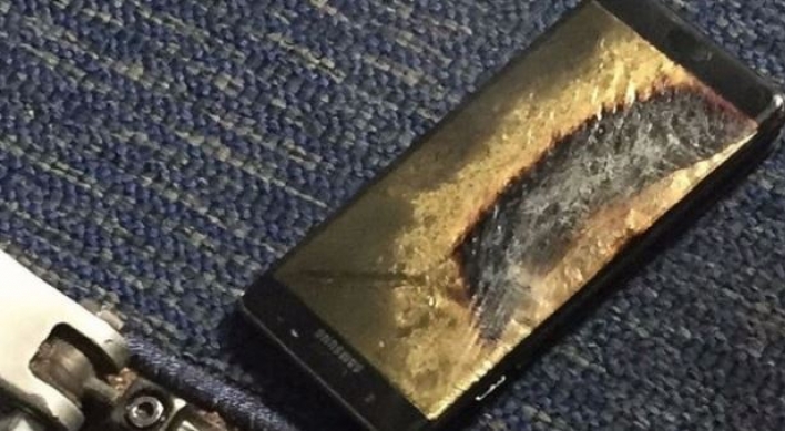 US flight evacuated after another Samsung phone fire