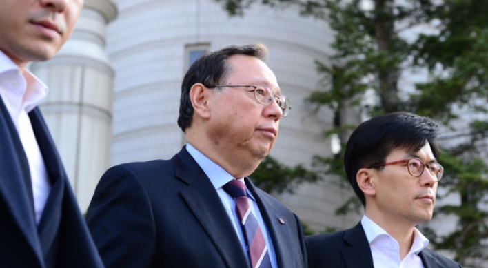 LG chief cleared of damaging Samsung washing machines