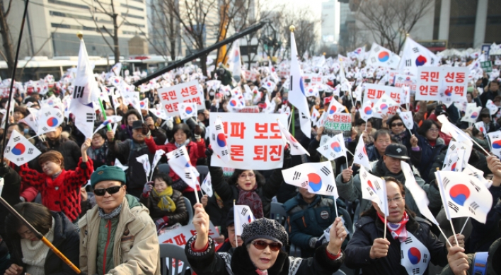 S. Korea protests switch focus to impeachment court