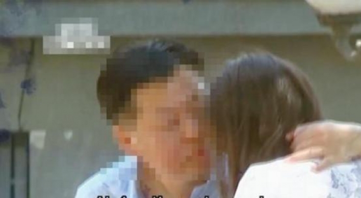 Video shows envoy in Chile harassing minors