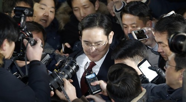 Snags emerge in Samsung's businesses as Lee quizzed in corruption scandal