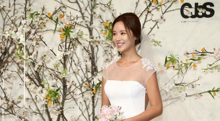 Actress Hwang Jung-eum expecting a baby
