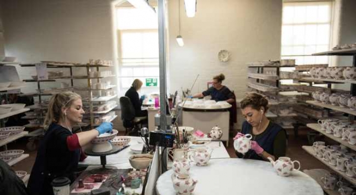 Artisans break mold in Britain’s pottery capital