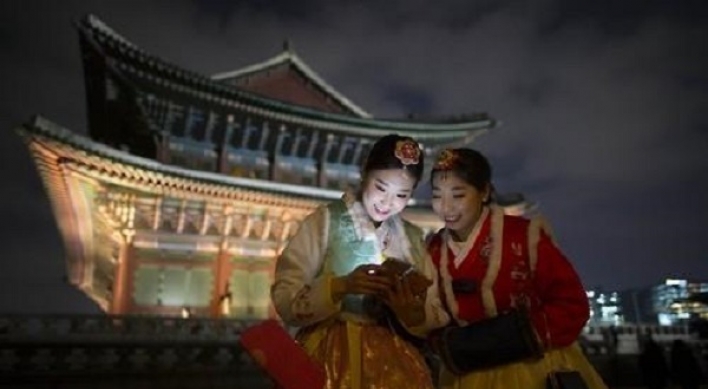 Korean palaces to open night tour programs starting next month