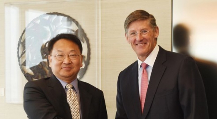 Korea's finance minister talks with head of Citigroup