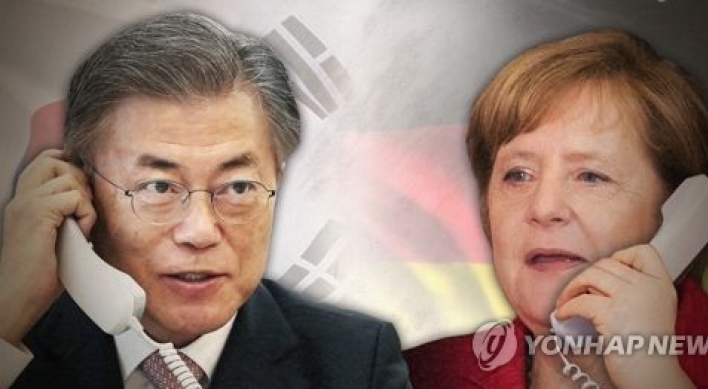 Moon, Merkel agree to enhance economic, diplomatic cooperation