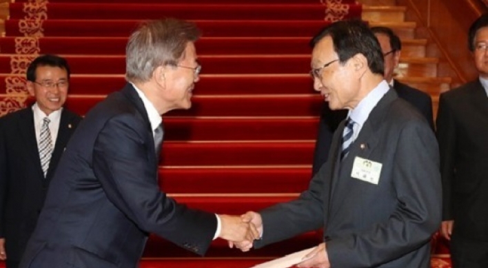 Moon's special envoy arrives in China for talks on summit, N. Korea