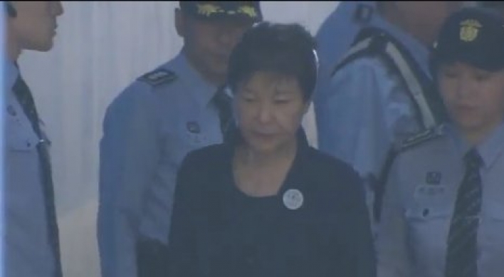 [Breaking] Ousted President Park arrives at court for her trial over corruption