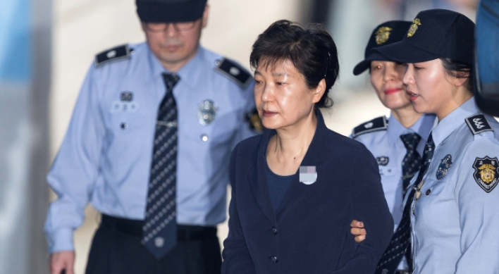Trial begins for ousted President Park Geun-hye
