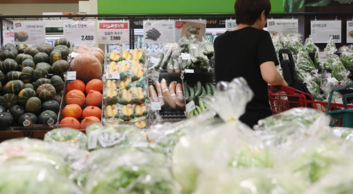 [Photo News] Food prices rise amid severe drought and outbreak of bird flu