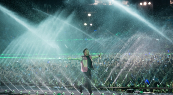 Fans soak up ‘Wet Psy’ at ‘Summer Swag’ concert