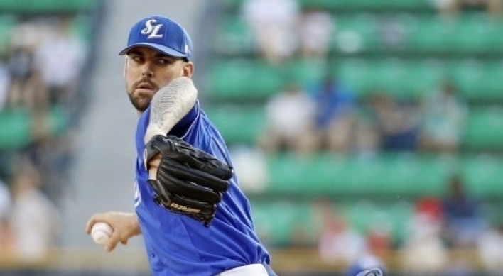 Ex-MLB pitcher out for season in Korea with hand injury