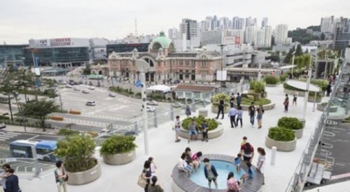 Number of visitors to overpass-turned-park tops 3 million since opening