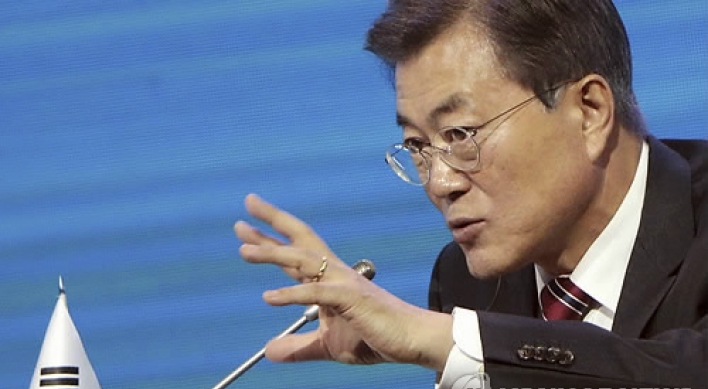 Moon's approval rating falls for 2nd straight week