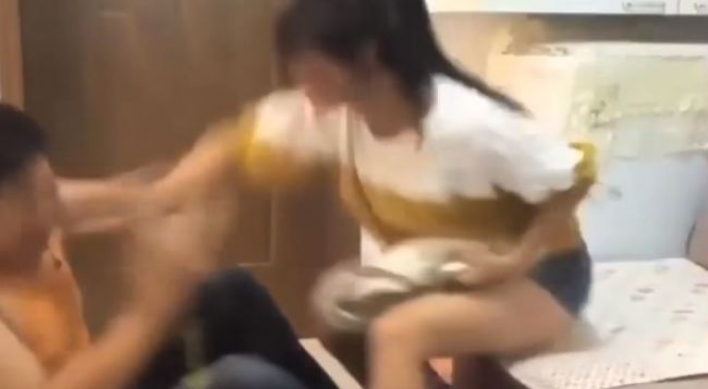 (영상) 여자선배 농락한 회사원 '중징계'