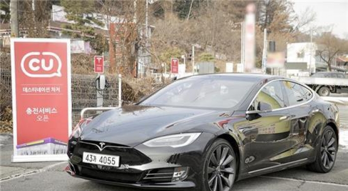 Korean convenience store to install Tesla EV chargers