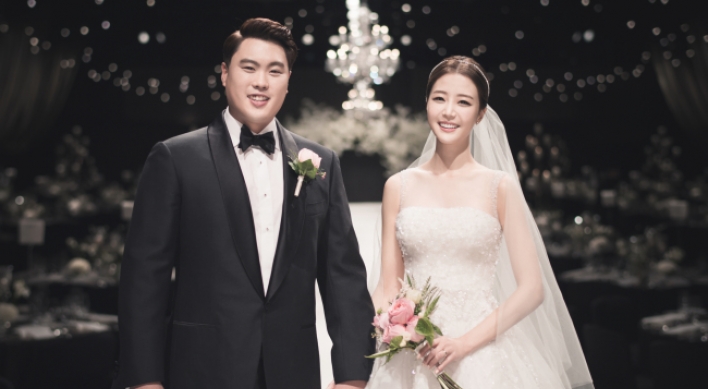 Dodgers’ Ryu Hyun-jin ties knot with sports announcer