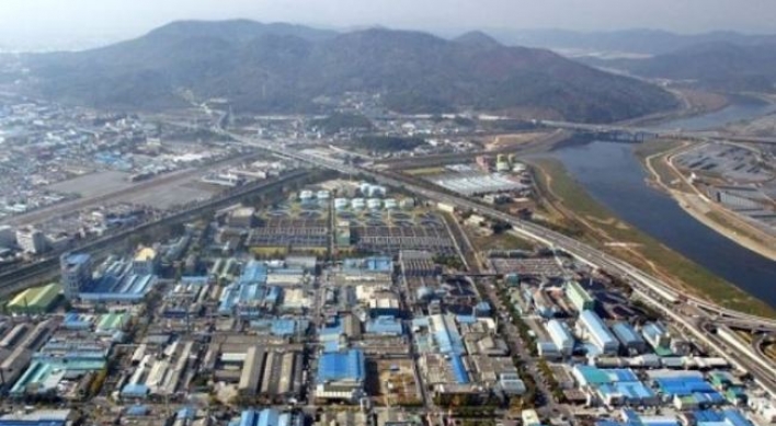Korea's industrial output falls 0.2% in December