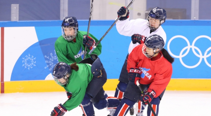 [PyeongChang 2018] 3 N. Koreans dress for joint hockey team's final game