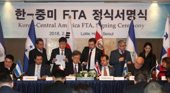 Korea signs FTA with five Central American nations