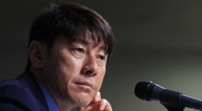 Coach Shin defends picking 5 defenders from one club for pre-World Cup matches