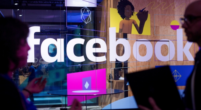 Facebook to send Cambridge Analytica data-use notices Monday