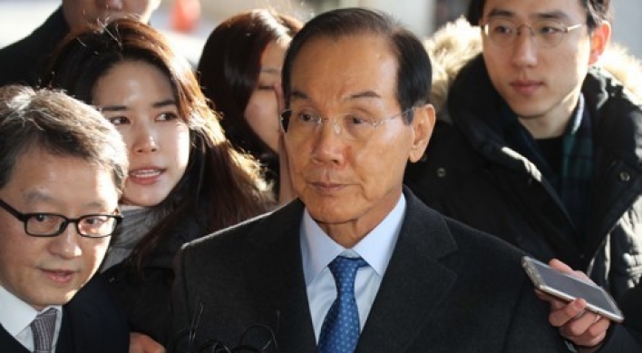 Ex-exec admits Samsung hoped for chairman's pardon when footing bill for firm linked to former President Lee