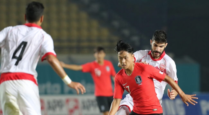 Korea beat Bahrain 6-0 to start men's football competition