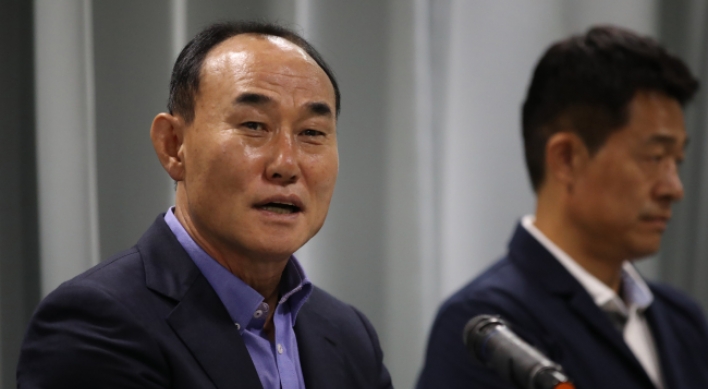 Korea U-23 football coach says team didn't talk about military service during Asian Games