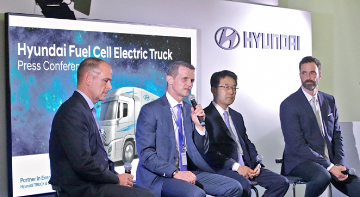 Hyundai Motor enters green commercial vehicle market with hydrogen trucks