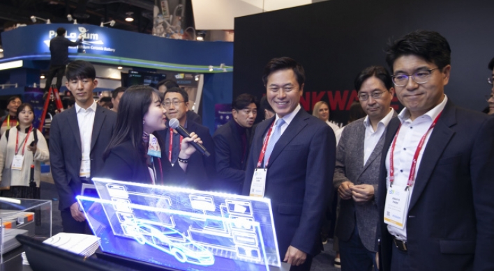SK hynix developing non-memory chips for vehicles: SK Telecom CEO