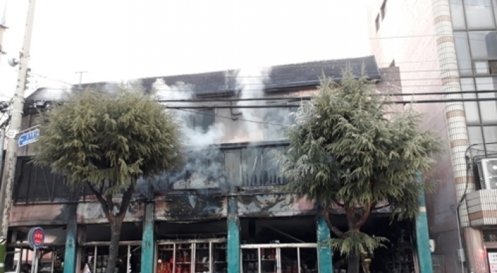 Fire damages paint shop in Yeosu; no one hurt