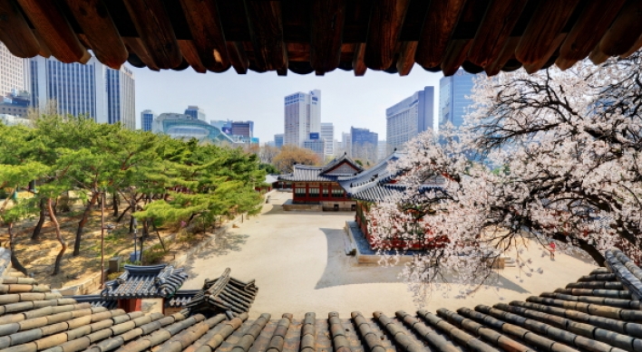 Seoul hosts tours at royal palaces