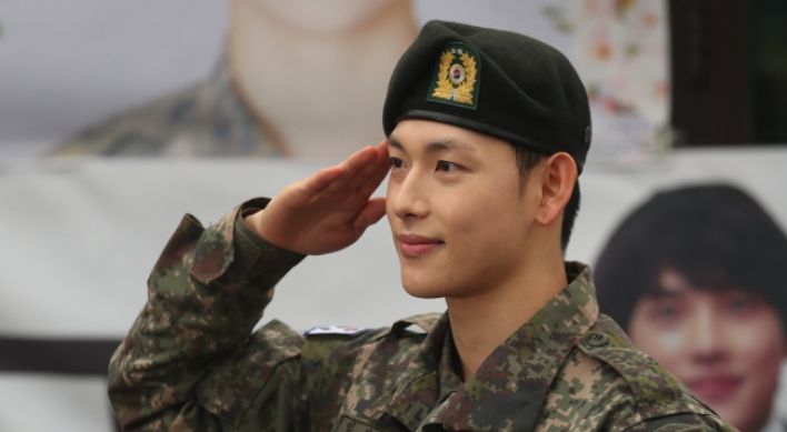 Actor Im Si-wan discharged from military, set for new TV series