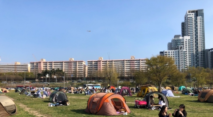 Seoul to fight against closed tents, trash in Hangang parks