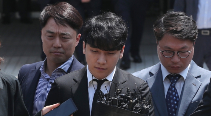 Court refuses arrest warrant for Seungri