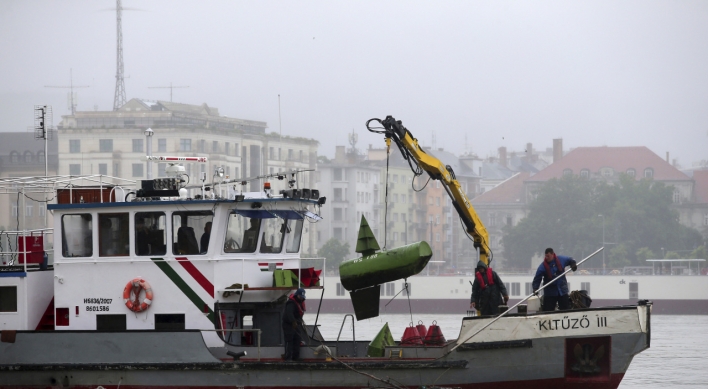 Korean deep-sea divers to take part in rescue operation in Hungary