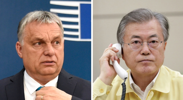 Moon asks Hungary to do its best to rescue missing S. Koreans
