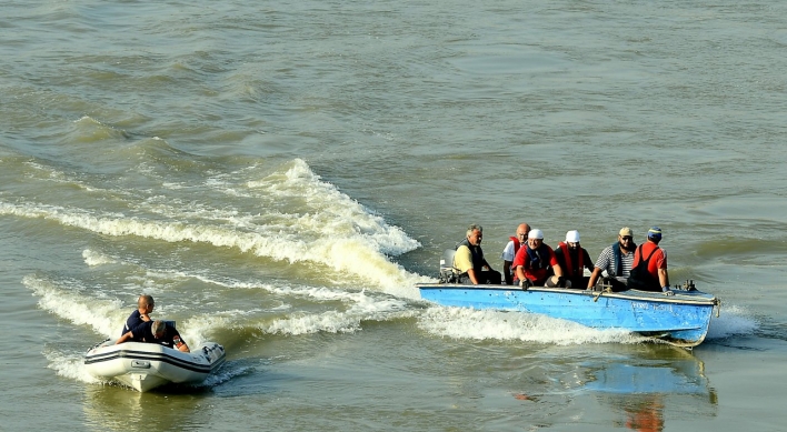 Body of presumed Korean victim in Danube boat sinking found