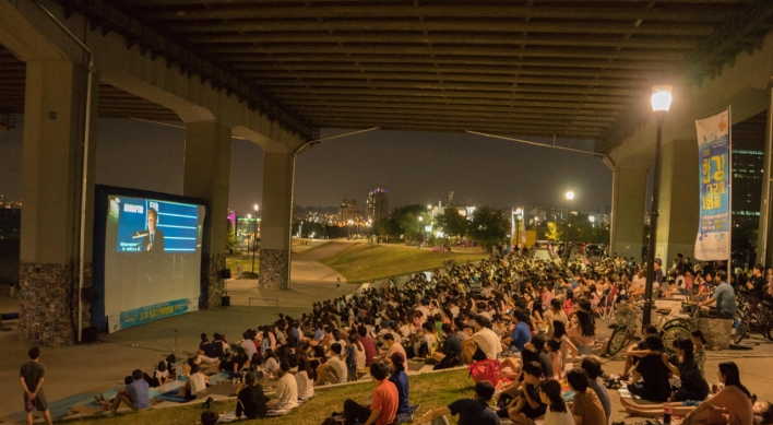 Free film screenings to be held under Han River bridges