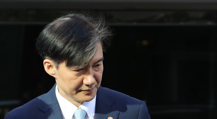 Prosecution raids Justice Minister Cho Kuk’s home in unprecedented move