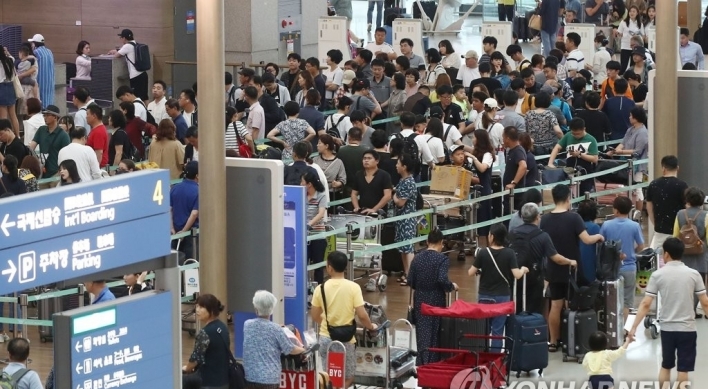 Japan-bound trips dip in Aug., demand for other regions shoots up