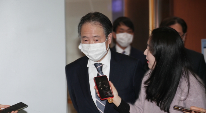 FM Kang calls in Japanese Amb. Tomita to protest new entry restrictions