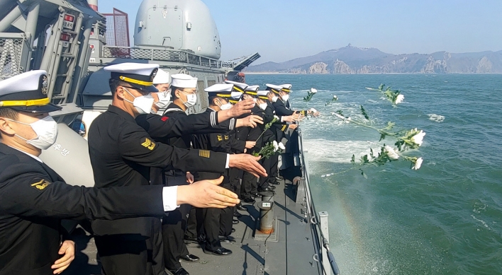 Defense chief calls for tighter naval defense on 10th anniversary of NK's sinking of warship