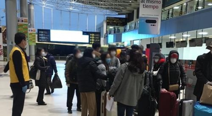 Chartered flight carrying S. Koreans departs Bolivia amid border closure