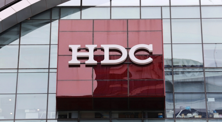HDC, Asiana shares fall after deal collapses