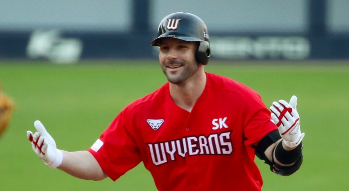 KBO's SK Wyverns re-sign infielder, acquire 2 new pitchers