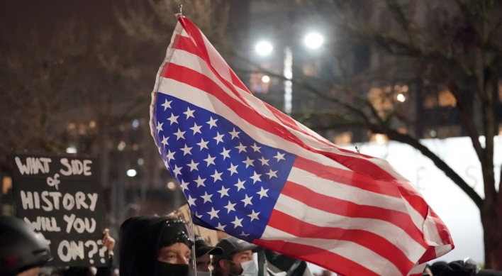 [Photo News] US Election Day gathers supporters across US