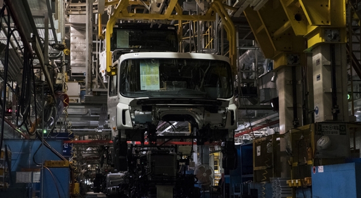 Hyundai halts truck assembly line over virus outbreak