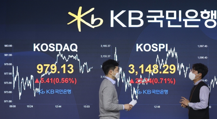 Seoul stocks snap two-day losing streak on investors' bottom-fishing